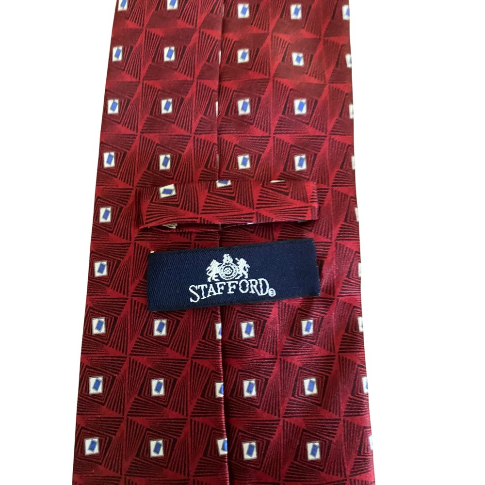 Stafford Mens Red Geometric Silk Necktie Handmade Classic Formal Tie RN 51093